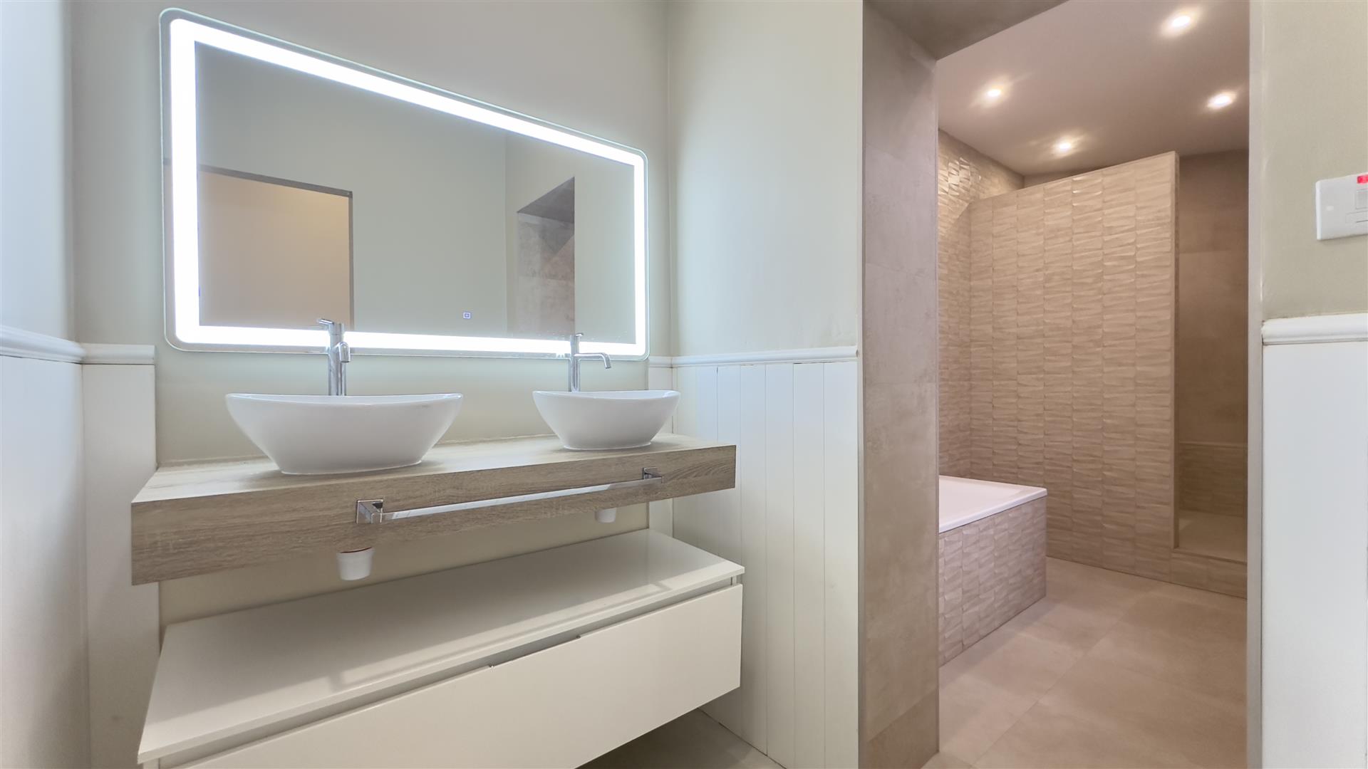 Image of House - 3 Bedrooms - 1 Bathrooms for Sale in South District-Gibraltar, Image 7